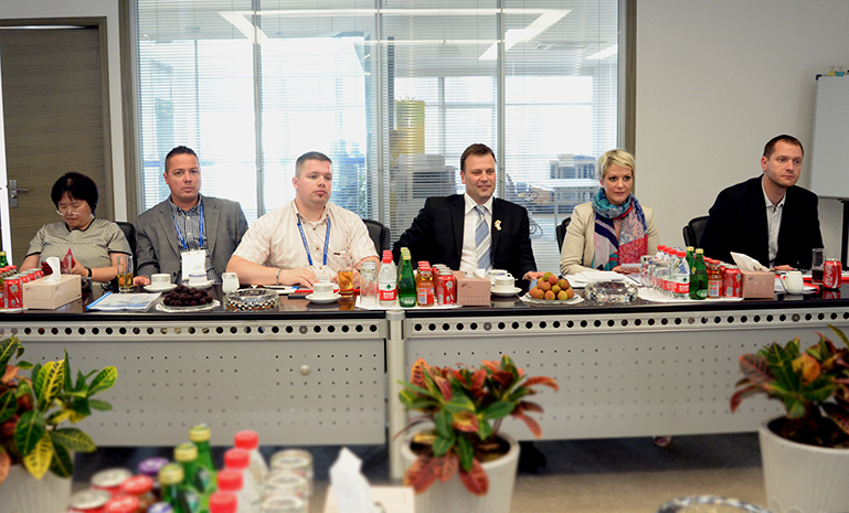 克罗地亚经济联合代表团和匈牙利驻上海总领事馆代表团访问bbin宝盈电子 官网使用.jpg